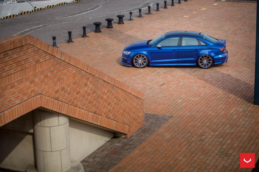  Audi S3 Sedan on Vossen Wheels (CVT) 2017 года  (фото 7 из 19)